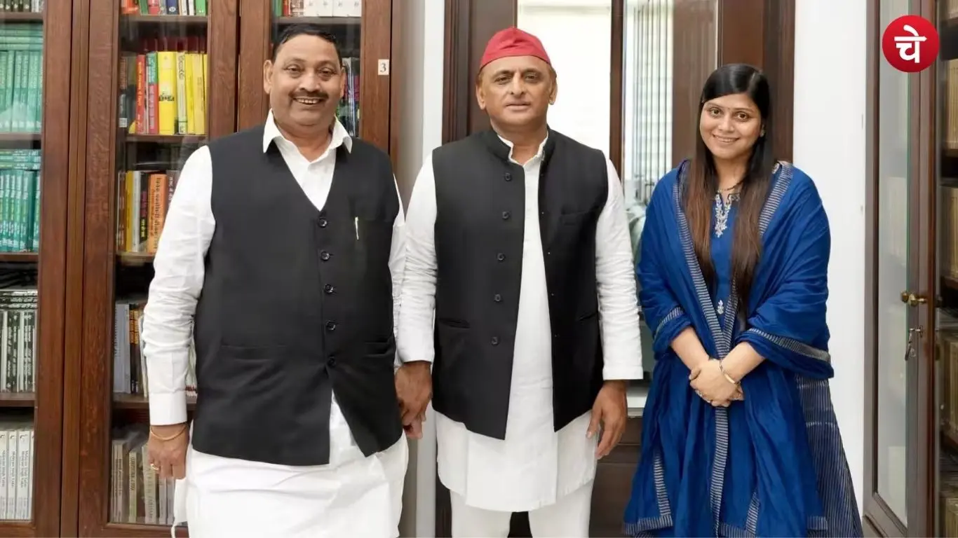 Former BJP MP Dharmendra Kashyap joins SP along with his daughter Kirti